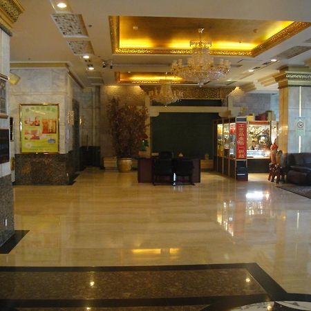 Green Hotel Shenyang Bagian luar foto